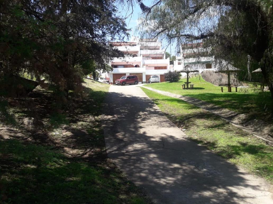 Departamentos Carlos Paz Bajada Al Lago Villa Carlos Paz Exteriér fotografie