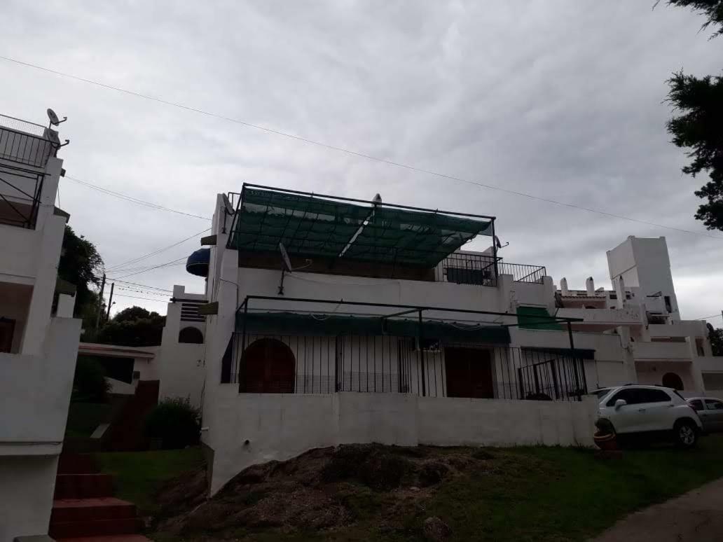 Departamentos Carlos Paz Bajada Al Lago Villa Carlos Paz Exteriér fotografie